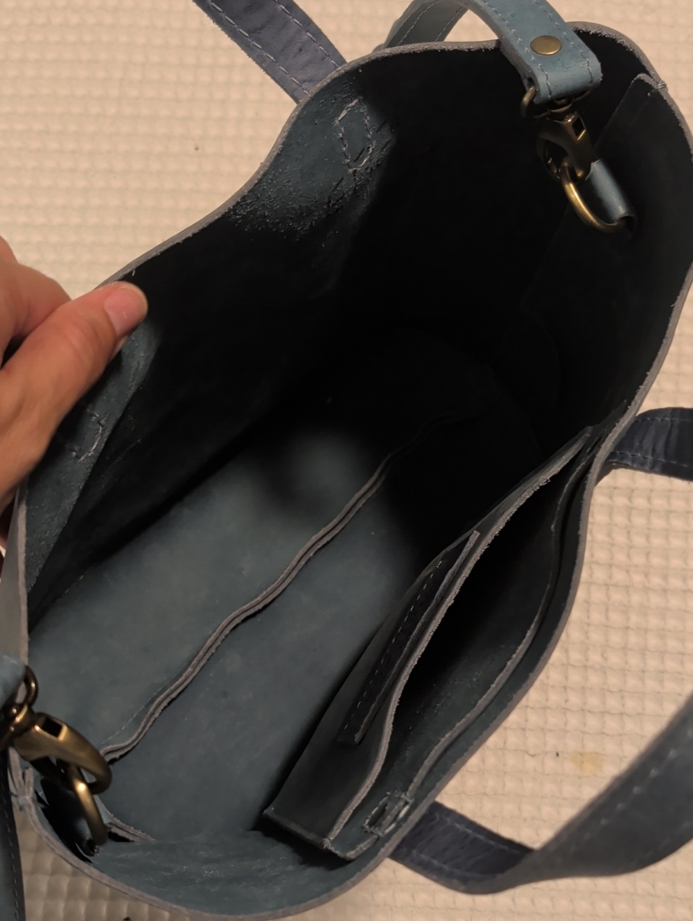 Portland Leather Classic Medium Crossbody Tote - Aqua - Picture 4 of 4